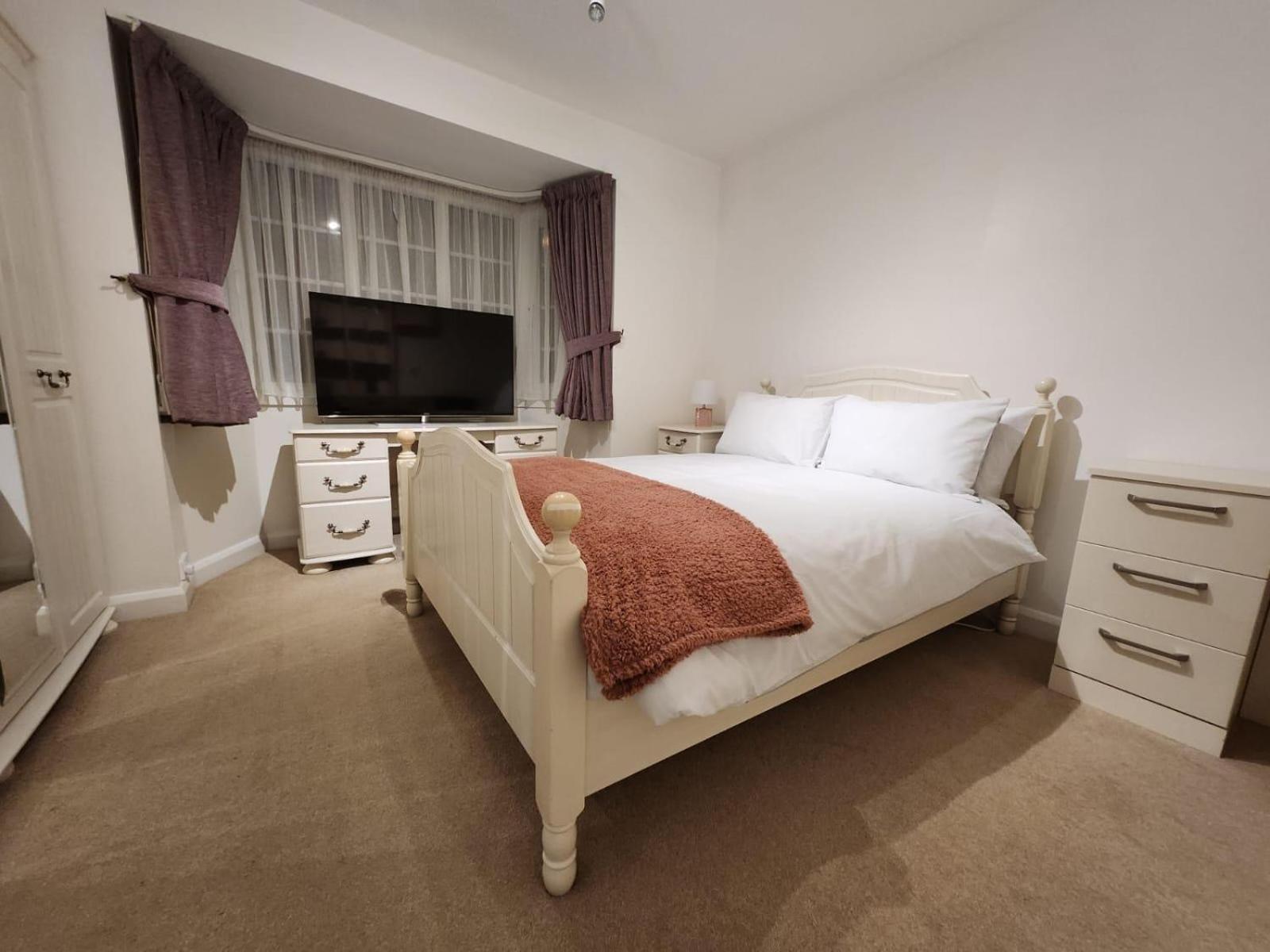 ברמינגהאם D Elmdon Homestay Shared 4 Bedrooms מראה חיצוני תמונה