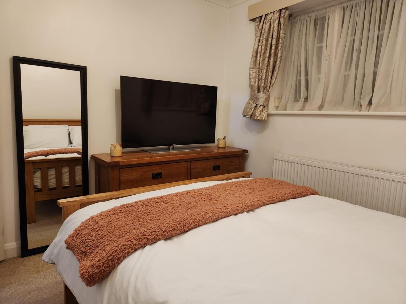 ברמינגהאם D Elmdon Homestay Shared 4 Bedrooms מראה חיצוני תמונה