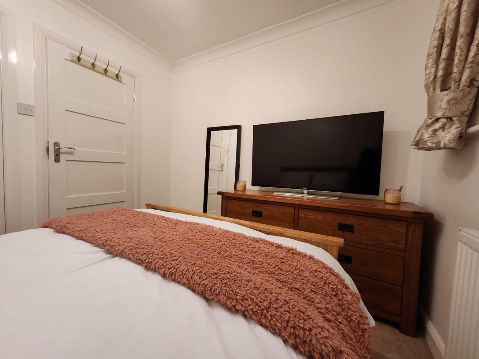 ברמינגהאם D Elmdon Homestay Shared 4 Bedrooms מראה חיצוני תמונה